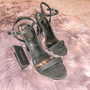 4in Black Block Heels SIZE8